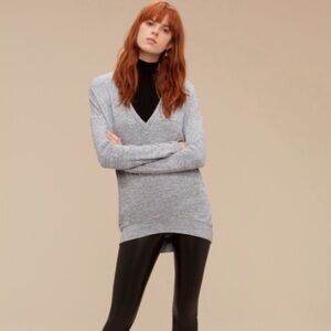 𝅺ARITZIA Wilfred Free Devinette V Neck